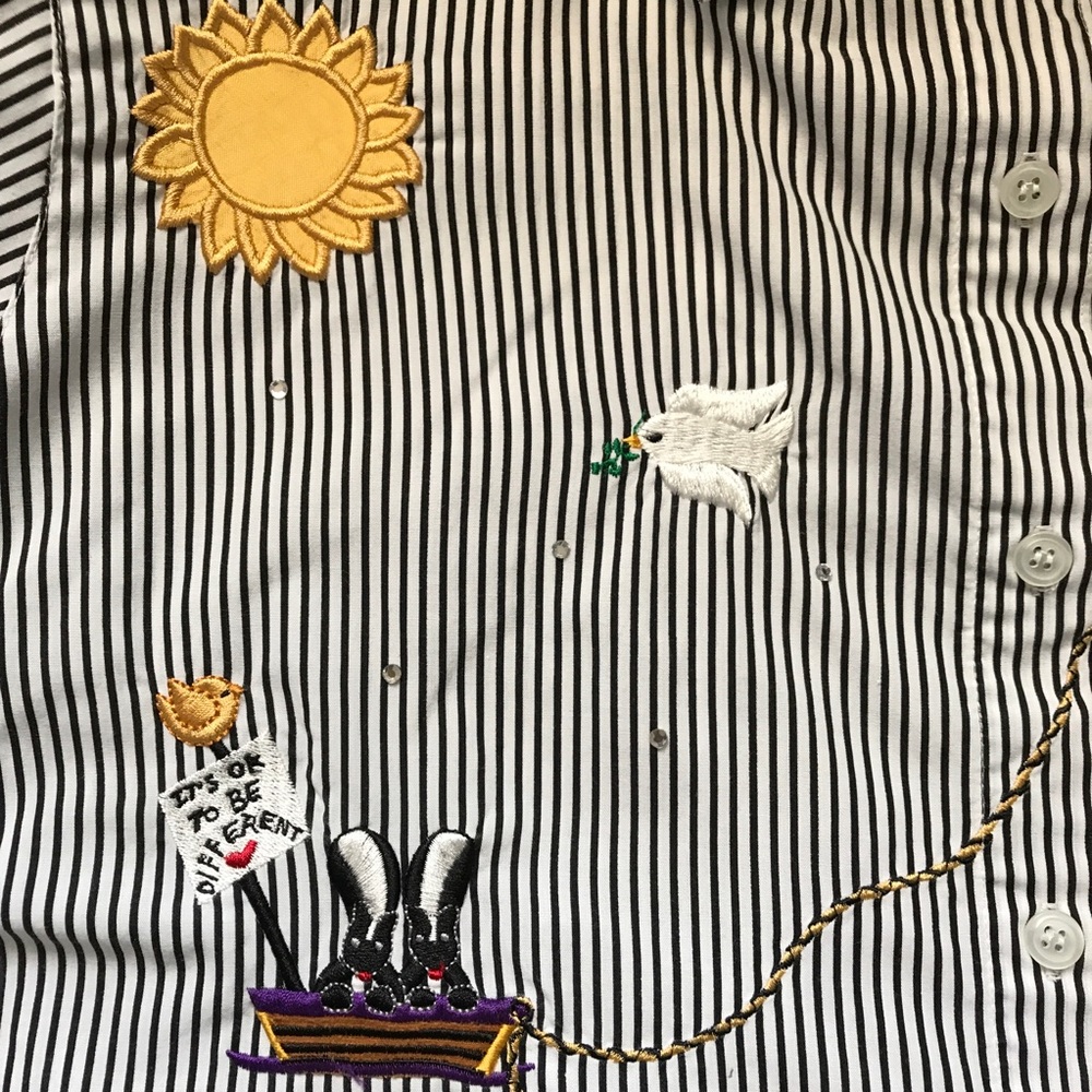The Quacker Factory Embroidered Noah’s Ark Button Up Shirt Size Small Striped - Picture 5 of 14
